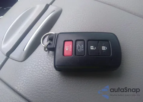 2019 Toyota Highlander Xle z USA, uszkodzony, nr VIN 5TDKZRFH1KS572386